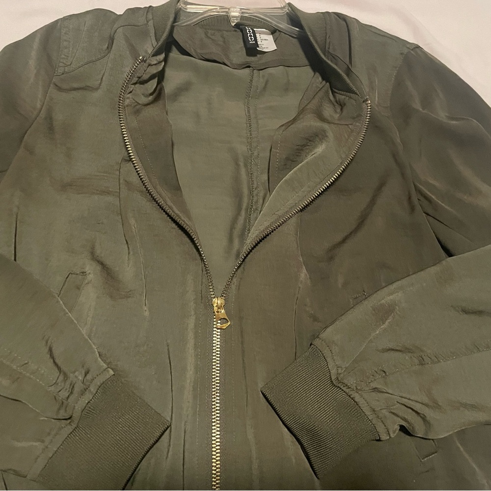 H&M Khaki Satin Bomber Jacket Gold Accents Size 8 - Picture 2 of 5